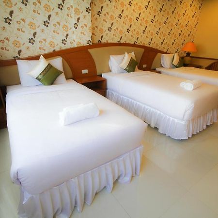 Phoothawee House Hotel เชียงใหม่ ภายนอก รูปภาพ