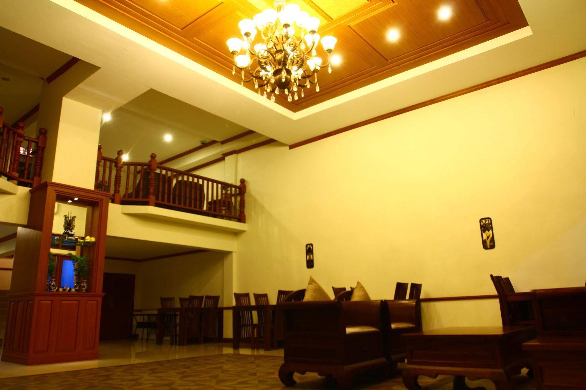 Phoothawee House Hotel เชียงใหม่ ภายนอก รูปภาพ
