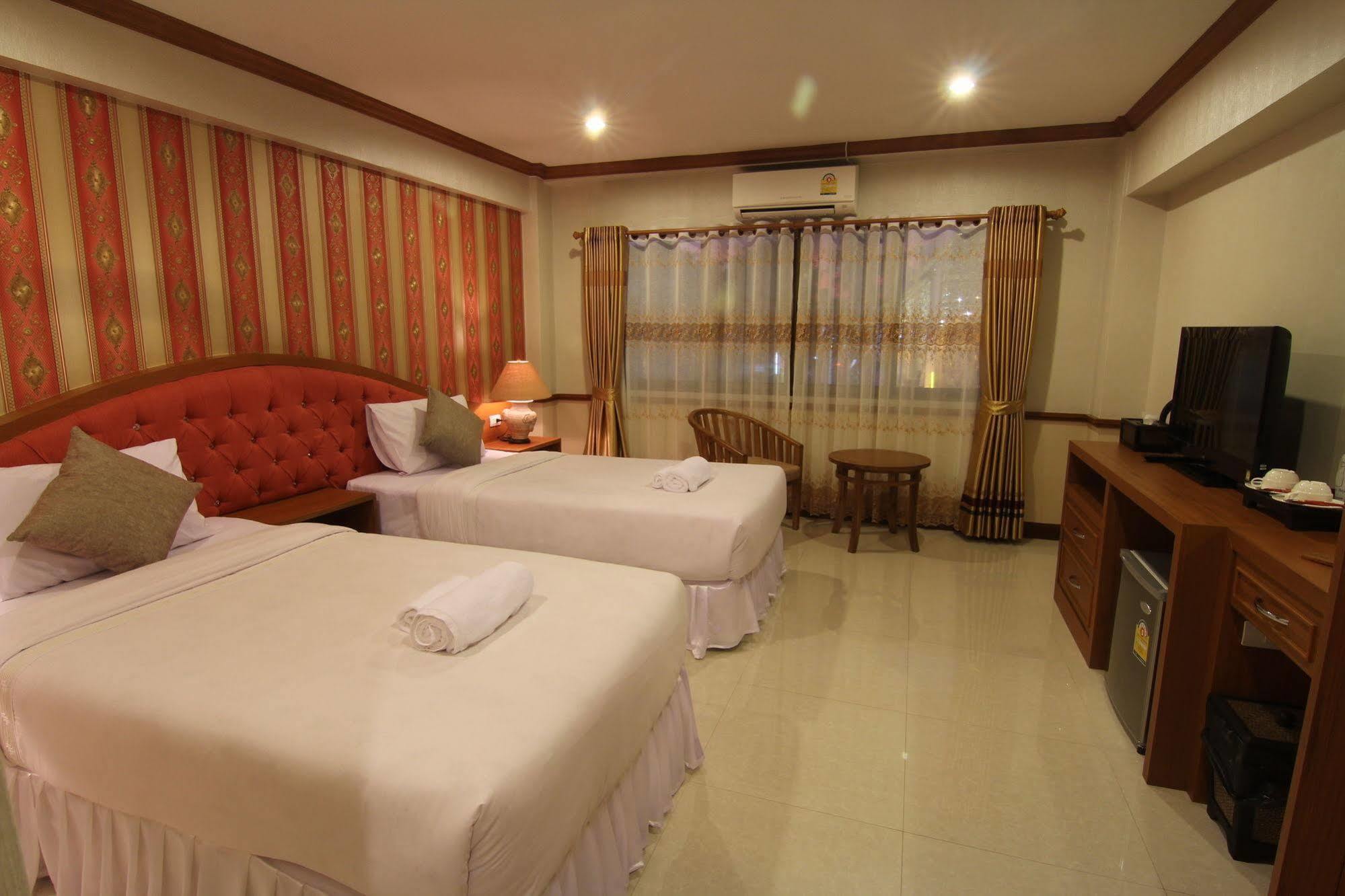 Phoothawee House Hotel เชียงใหม่ ภายนอก รูปภาพ
