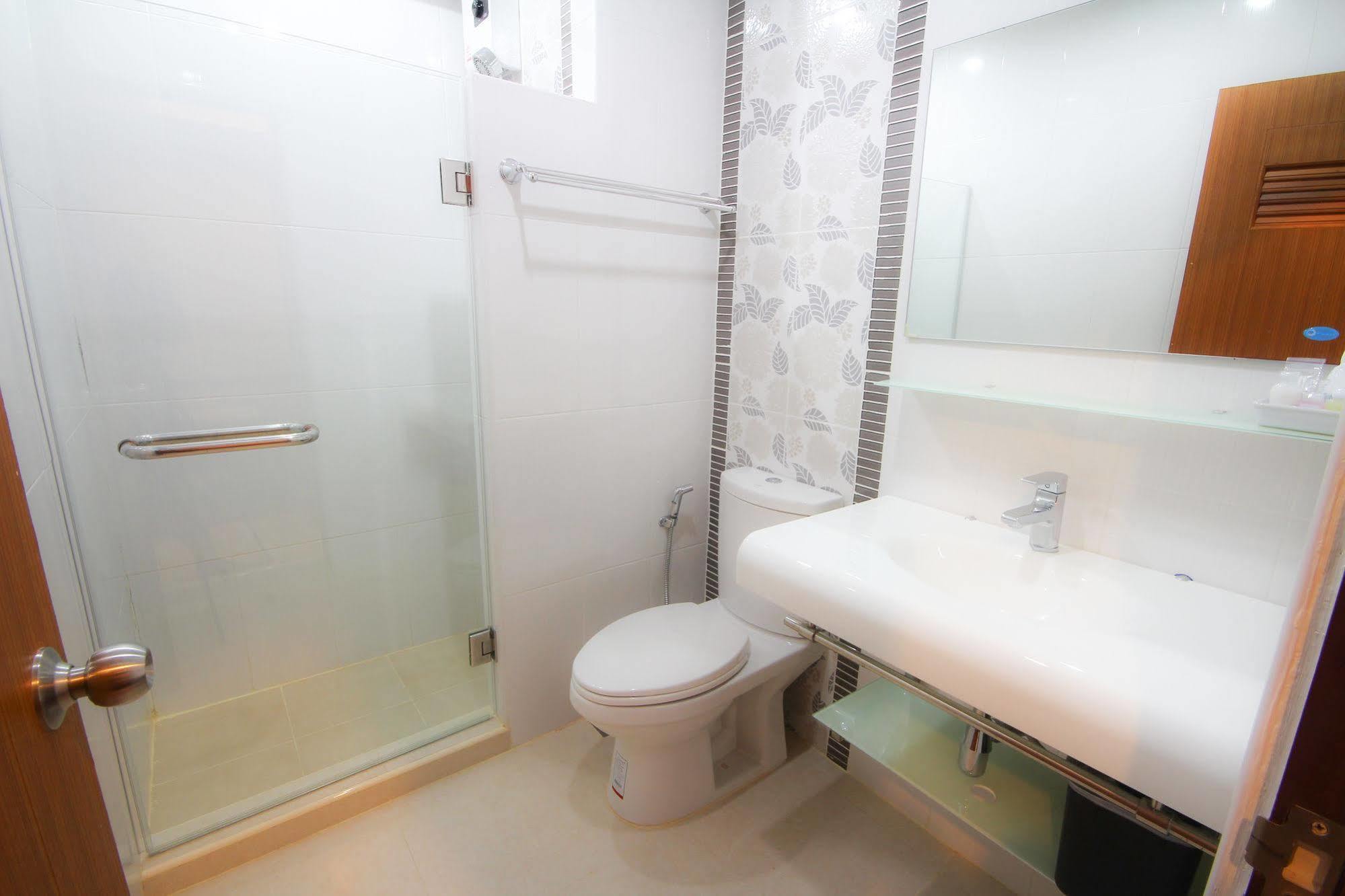 Phoothawee House Hotel เชียงใหม่ ภายนอก รูปภาพ