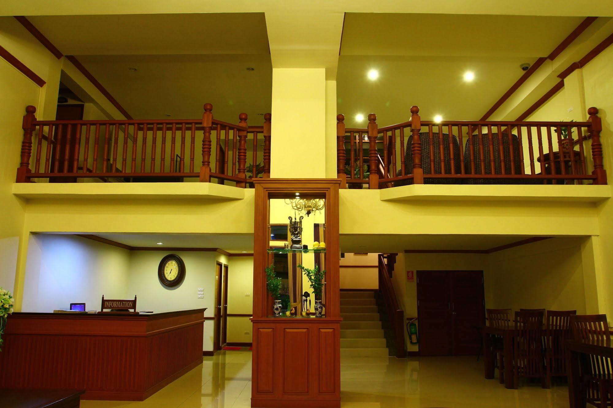 Phoothawee House Hotel เชียงใหม่ ภายนอก รูปภาพ