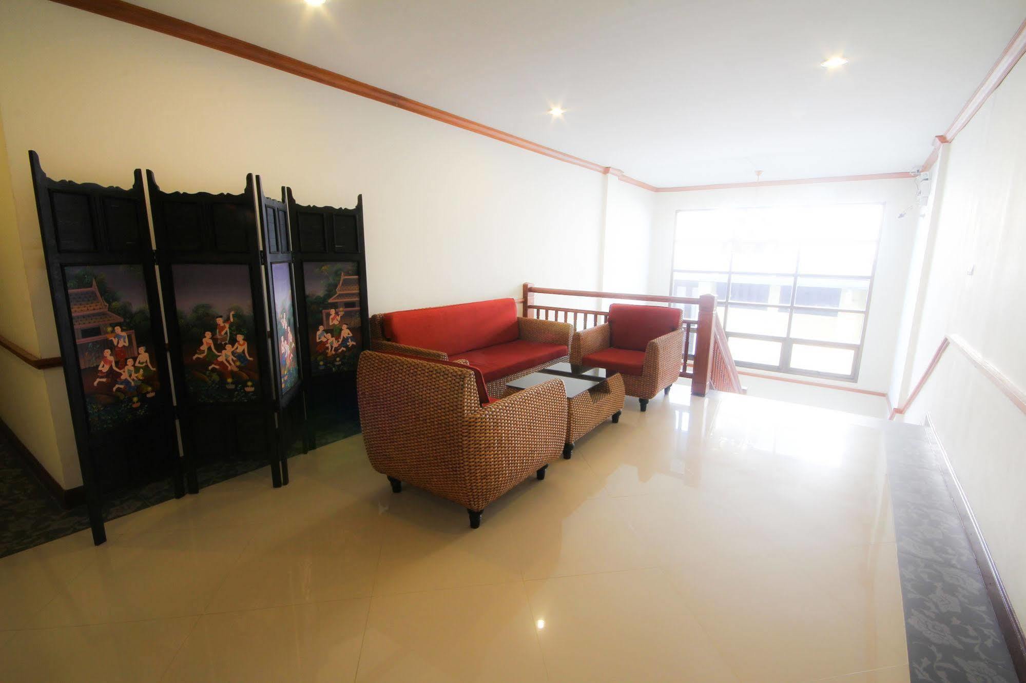 Phoothawee House Hotel เชียงใหม่ ภายนอก รูปภาพ