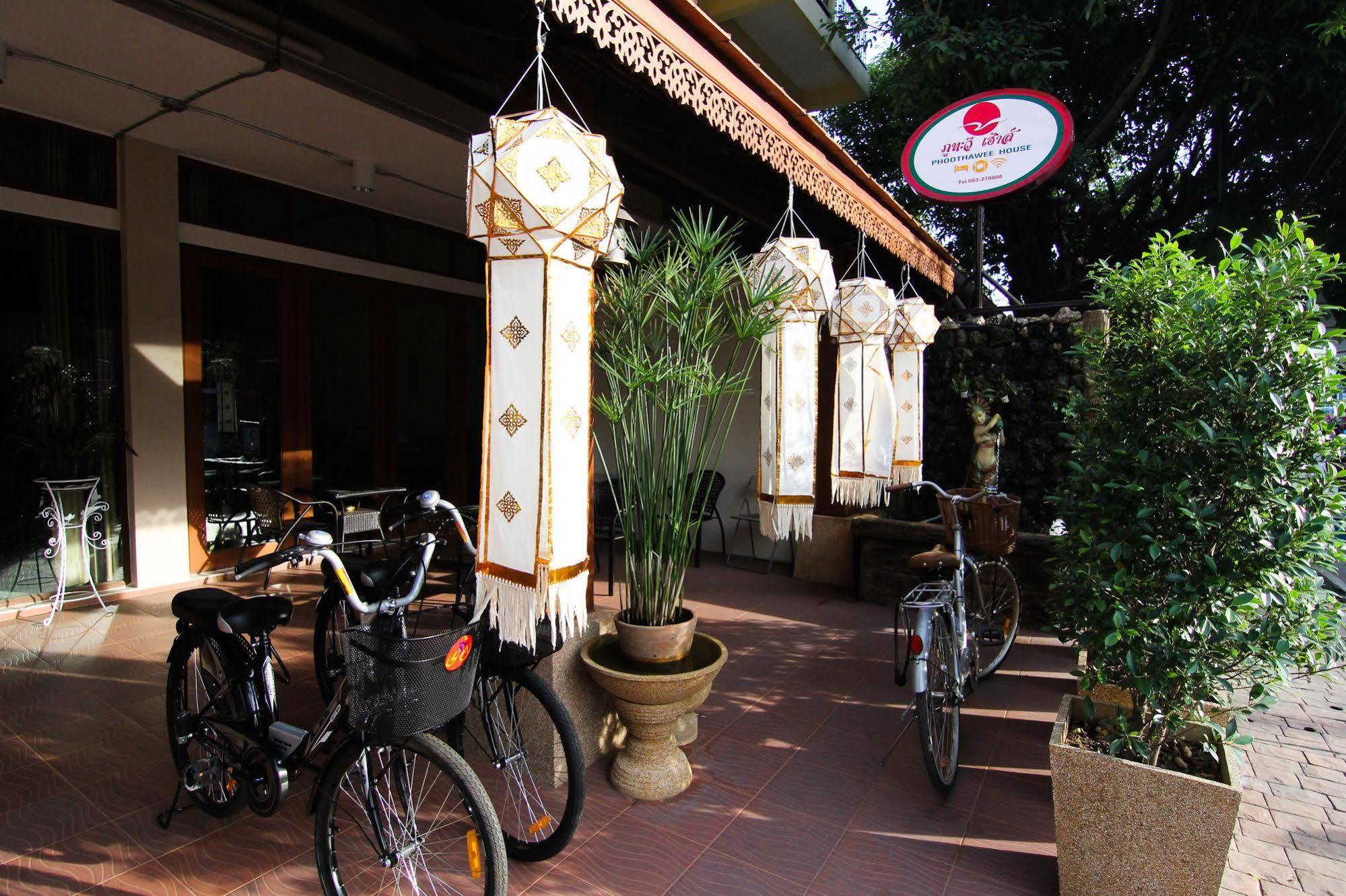 Phoothawee House Hotel เชียงใหม่ ภายนอก รูปภาพ