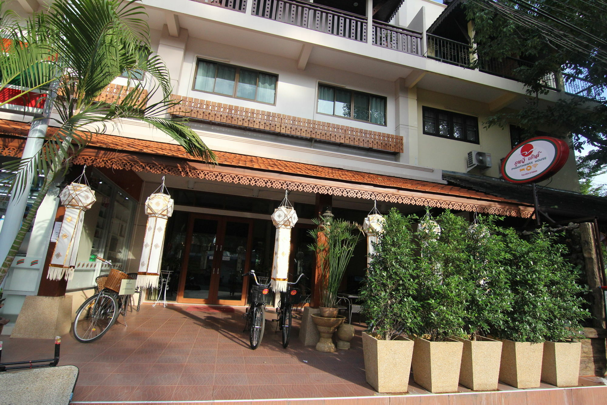 Phoothawee House Hotel เชียงใหม่ ภายนอก รูปภาพ